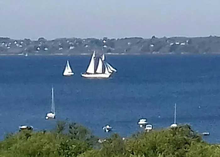 Roulotte De Luxe Vue Mer 180° ,Et Un Ha De Verdure